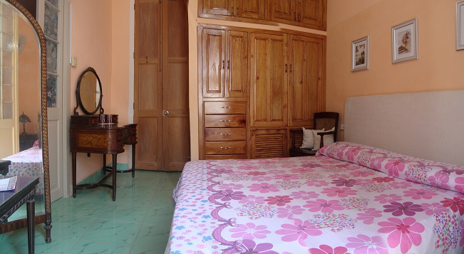 'Habitacion 1' Casas particulares are an alternative to hotels in Cuba.